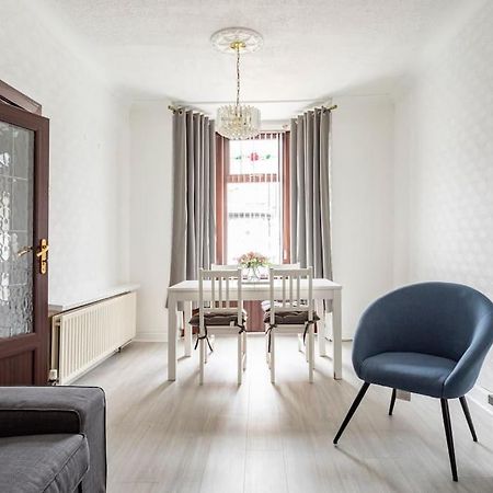Central Belfast Town House Екстер'єр фото