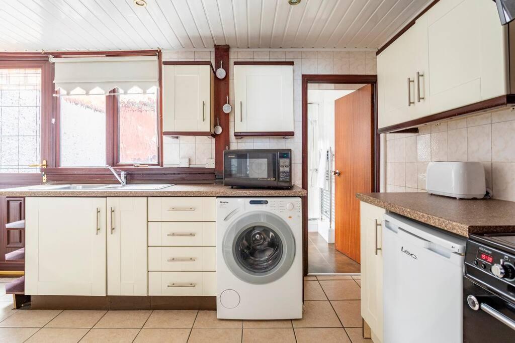 Central Belfast Town House Екстер'єр фото