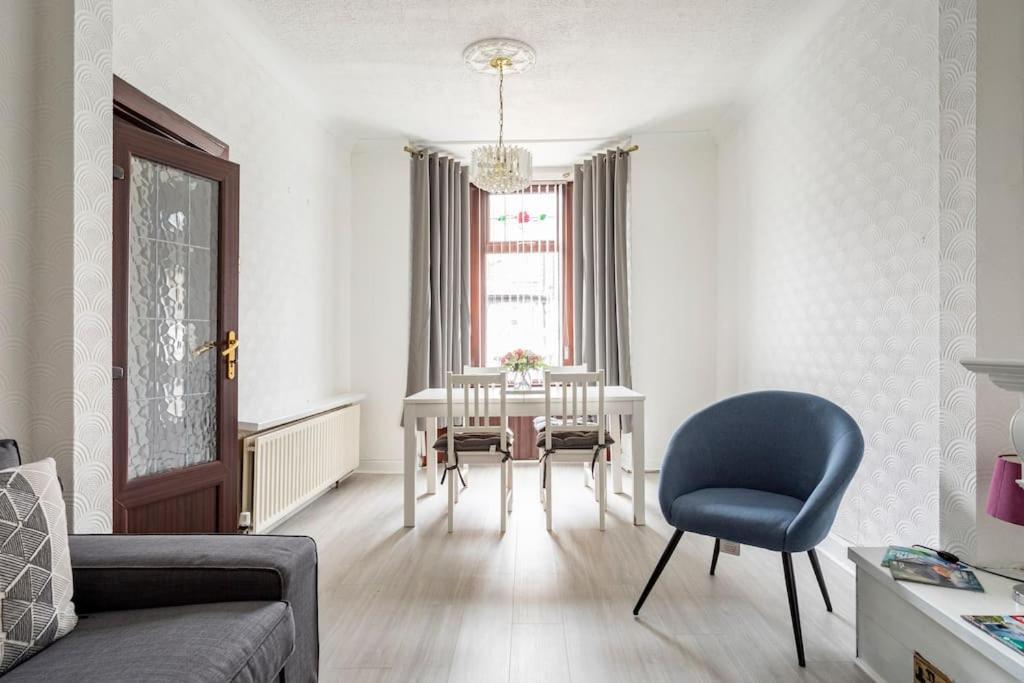 Central Belfast Town House Екстер'єр фото