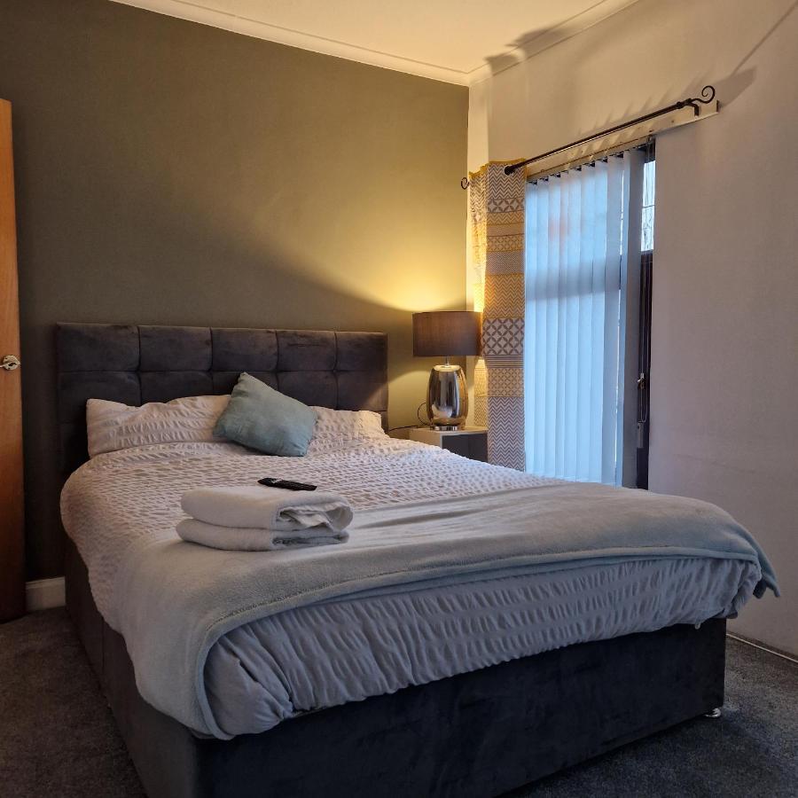 Central Belfast Town House Екстер'єр фото