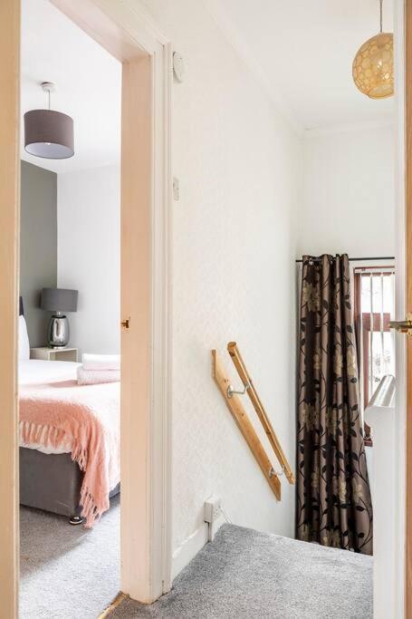 Central Belfast Town House Екстер'єр фото