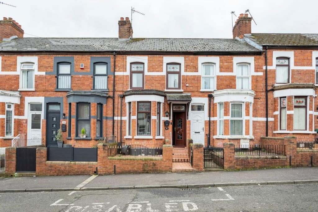 Central Belfast Town House Екстер'єр фото